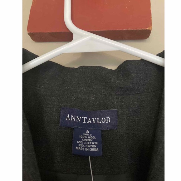 Ann Taylor Dark 100% Wool Grey Blazer 8 NWT - Picture 6 of 7